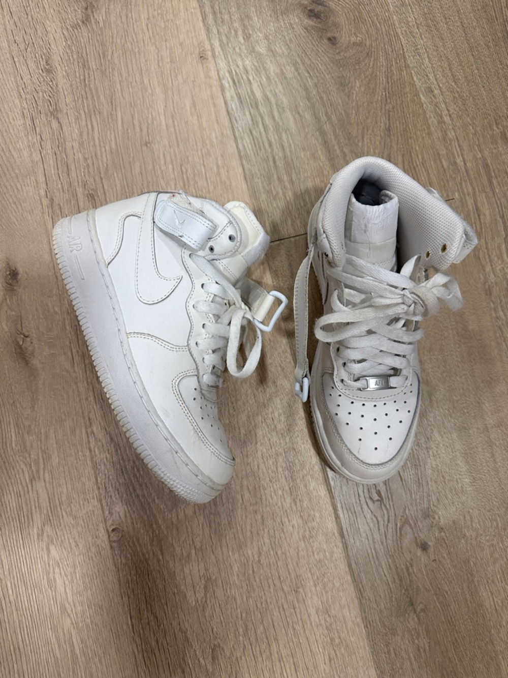 Nike Kids White Airforce1 mid